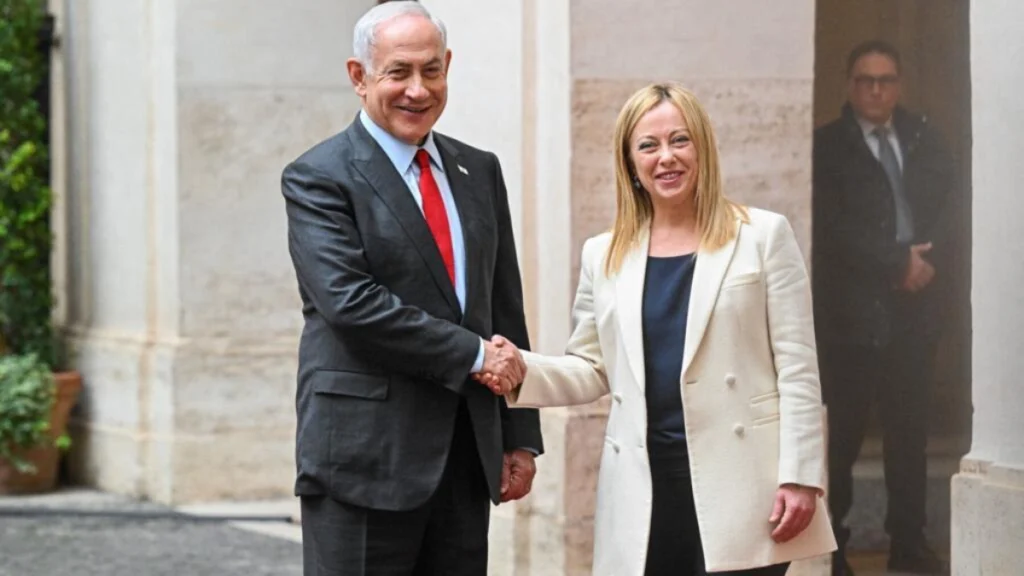 إيطاليا تجمد اتفاق الدفاع مع إسرائيل