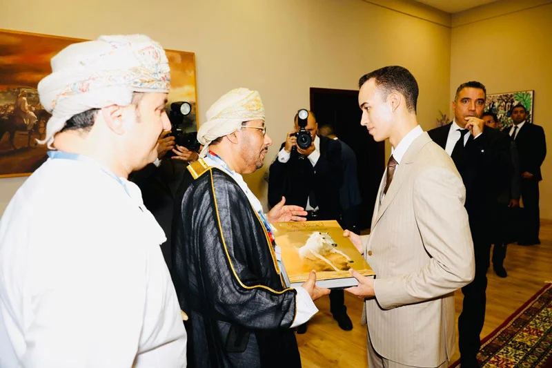 الخيالة السلطانية العمانية تسجل حضورها الأول في النسخة الـ17 لمعرض الفرس بالجديدة